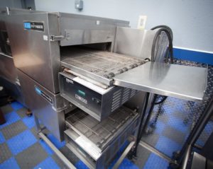 Commercial Electric Conveyor Oven Brand: Lincoln Impinger Electric Conveyor Oven